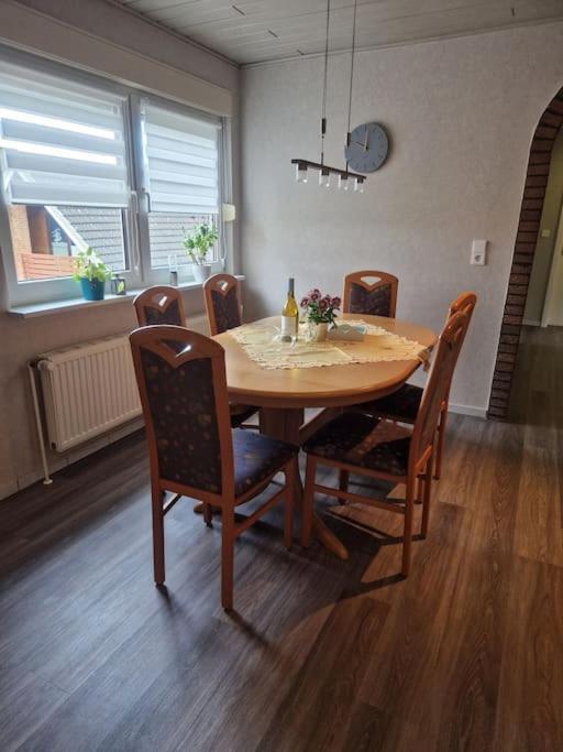 Gemuetliche 3-Zimmer-Wohnung, Zentral Gelegen Apensen Buitenkant foto